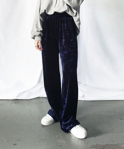 me+em select（ミームセレクト）の「ロングワイドイージーベロアパンツ 　韓国製（その他パンツ・レディース・ブラック/ネイビー・FREE）」の9枚目の写真