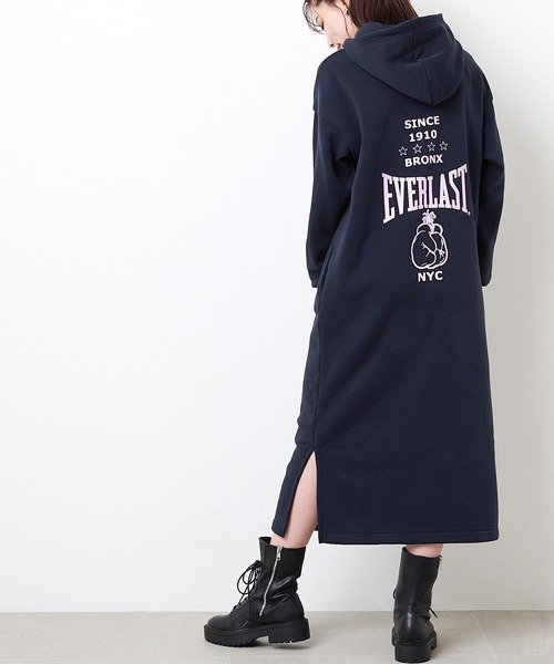 EVERLAST(CROSSPLUS ONLINE)(エバーラスト)の「後ろロゴプリント ビックパーカースウェットワンピース(ワンピース・レディース・ベージュ/ネイビー/杢グレー・LL/M/L)」の3枚目の写真