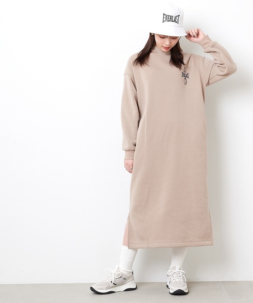 EVERLAST(CROSSPLUS ONLINE)(エバーラスト)の「後ろロゴプリント ビックパーカースウェットワンピース(ワンピース・レディース・ベージュ/ネイビー/杢グレー・LL/M/L)」の14枚目の写真