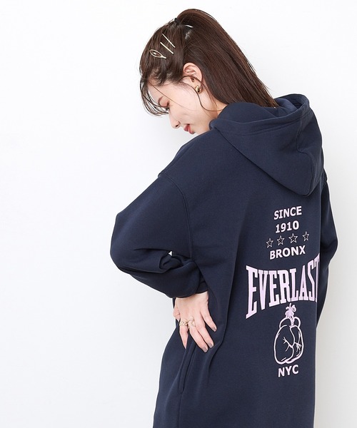 EVERLAST(CROSSPLUS ONLINE)(エバーラスト)の「後ろロゴプリント ビックパーカースウェットワンピース(ワンピース・レディース・ベージュ/ネイビー/杢グレー・LL/M/L)」の22枚目の写真