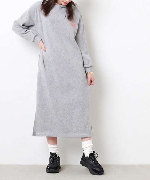 EVERLAST(CROSSPLUS ONLINE)(エバーラスト)の「後ろロゴプリント ビックパーカースウェットワンピース(ワンピース・レディース・ベージュ/ネイビー/杢グレー・LL/M/L)」の4枚目の写真