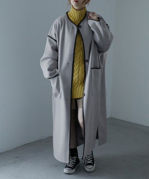 etoll.（エトル）の「パイピング ノーカラー ロングコート（ノーカラーコート・レディース・アイボリー/グレー/モカ/ブラック・M）」の3枚目の写真