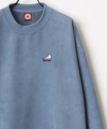 CONVERSE（コンバース）の「CONVERSE/コンバース フェイクスウェード ワンポイント シューズ ロゴ 刺繍 スウェット トレーナー（スウェット・メンズ）」