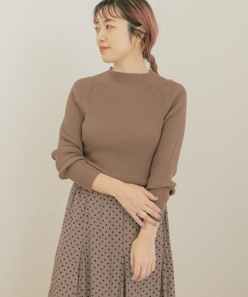 ITEMS URBANRESEARCH(アイテムズ アーバンリサーチ)の「ホソリブハイネックニット(ニット/セーター・レディース・ブラック/グリーン/アイボリー/ライトブラウン・FREE)」の4枚目の写真