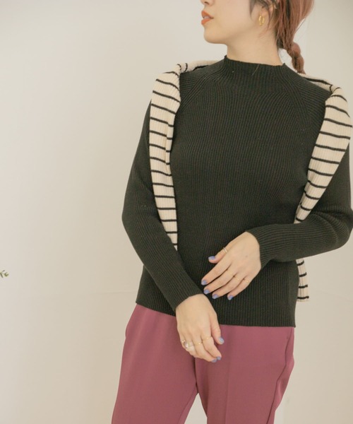 ITEMS URBANRESEARCH(アイテムズ アーバンリサーチ)の「ホソリブハイネックニット(ニット/セーター・レディース・ブラック/グリーン/アイボリー/ライトブラウン・FREE)」の3枚目の写真