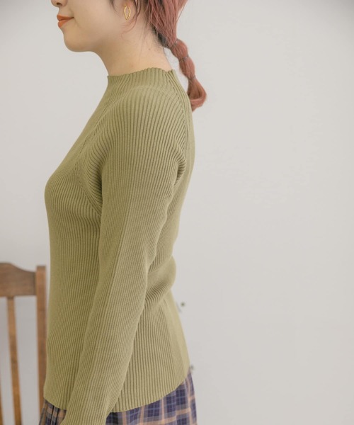 ITEMS URBANRESEARCH(アイテムズ アーバンリサーチ)の「ホソリブハイネックニット(ニット/セーター・レディース・ブラック/グリーン/アイボリー/ライトブラウン・FREE)」の12枚目の写真