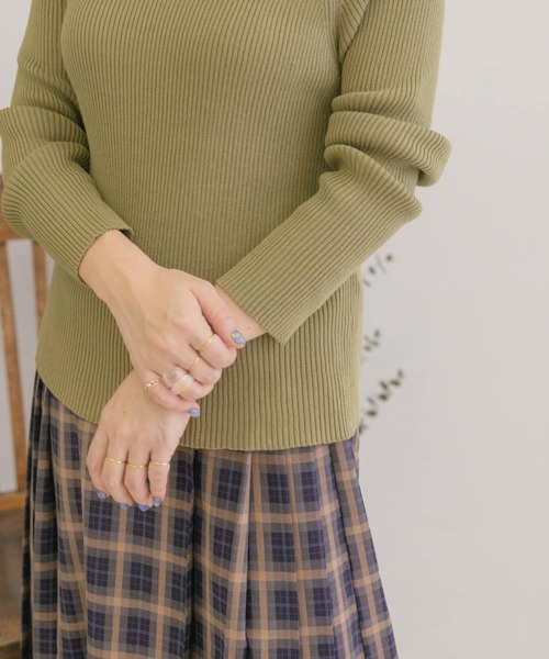 ITEMS URBANRESEARCH(アイテムズ アーバンリサーチ)の「ホソリブハイネックニット(ニット/セーター・レディース・ブラック/グリーン/アイボリー/ライトブラウン・FREE)」の13枚目の写真