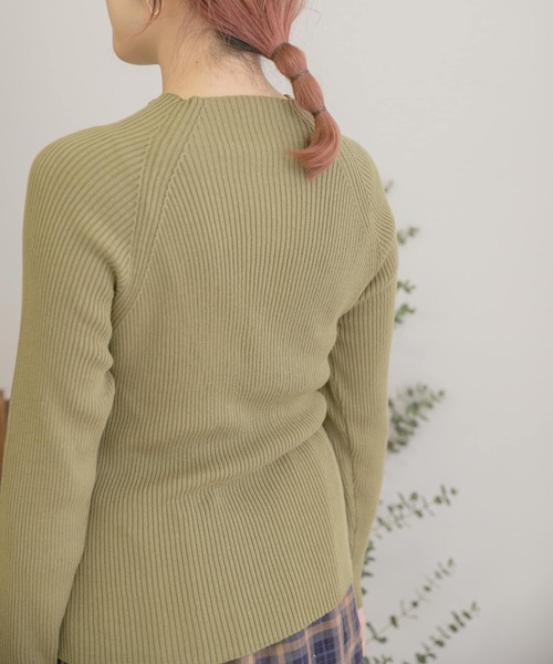 ITEMS URBANRESEARCH(アイテムズ アーバンリサーチ)の「ホソリブハイネックニット(ニット/セーター・レディース・ブラック/グリーン/アイボリー/ライトブラウン・FREE)」の14枚目の写真