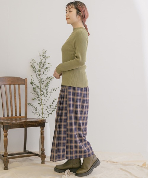 ITEMS URBANRESEARCH(アイテムズ アーバンリサーチ)の「ホソリブハイネックニット(ニット/セーター・レディース・ブラック/グリーン/アイボリー/ライトブラウン・FREE)」の15枚目の写真
