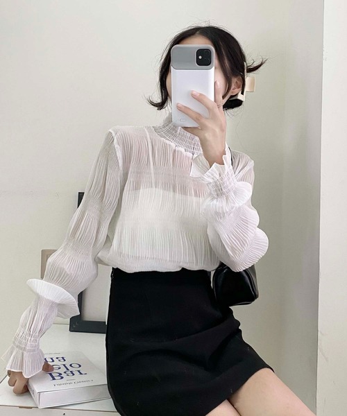 HARLEM ROUNGE(ハーレムラウンジ)の「シャーリングシアートップス(シャツ/ブラウス・レディース・ホワイト/ブラック/クリーム・FREE)」の5枚目の写真