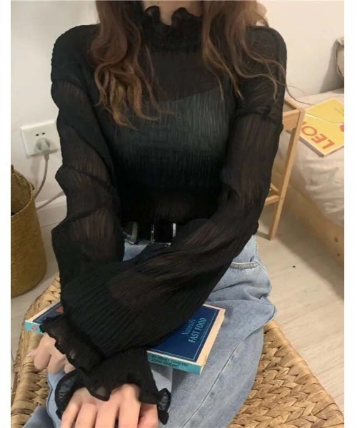 HARLEM ROUNGE(ハーレムラウンジ)の「シャーリングシアートップス(シャツ/ブラウス・レディース・ホワイト/ブラック/クリーム・FREE)」の4枚目の写真