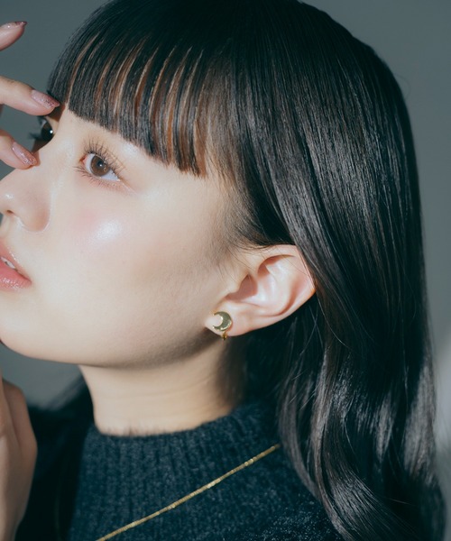 Romansual（ロマンシュアル）の「Romansual/ちびmoonイヤリング（イヤリング・レディース・ゴールド・FREE）」の5枚目の写真