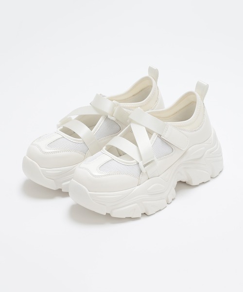 one after another NICE CLAUP(ワンアフターアナザーナイスクラップ)の「ベルト厚底スニーカー(スニーカー・レディース・アイボリー/ブラック・SMALL/MEDIUM/LARGE)」の12枚目の写真