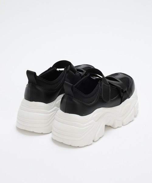 one after another NICE CLAUP(ワンアフターアナザーナイスクラップ)の「ベルト厚底スニーカー(スニーカー・レディース・アイボリー/ブラック・SMALL/MEDIUM/LARGE)」の18枚目の写真