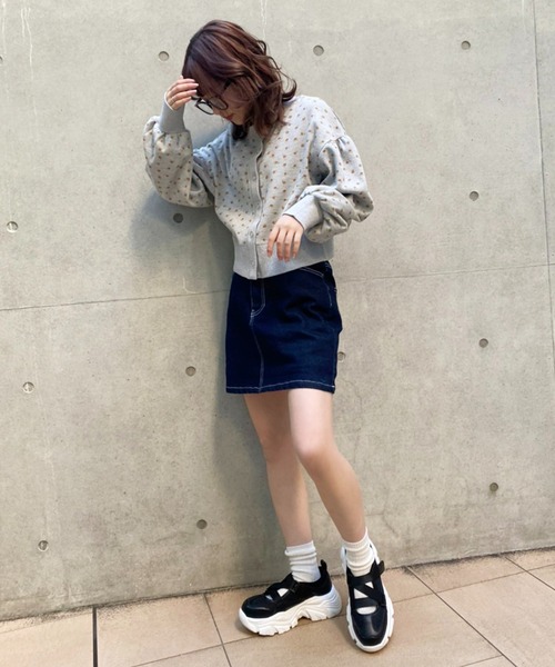 one after another NICE CLAUP(ワンアフターアナザーナイスクラップ)の「ベルト厚底スニーカー(スニーカー・レディース・アイボリー/ブラック・SMALL/MEDIUM/LARGE)」の13枚目の写真