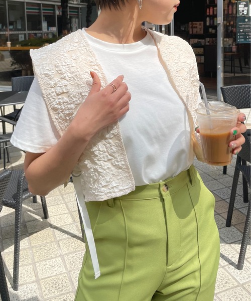 StyleSea(スタイルシー)の「ふくれジャガードショートジレ&Tシャツセット(ベスト・レディース・ブラック/オフホワイト/ピンクベージュ/ライトベージュ・MEDIUM)」の3枚目の写真