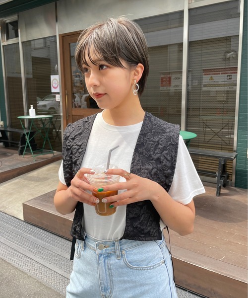 StyleSea(スタイルシー)の「ふくれジャガードショートジレ&Tシャツセット(ベスト・レディース・ブラック/オフホワイト/ピンクベージュ/ライトベージュ・MEDIUM)」の2枚目の写真