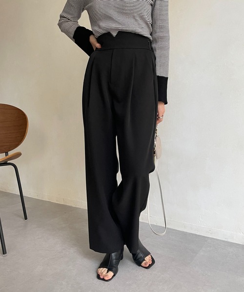 CAPRICIEUX LE'MAGE（カプリシューレマージュ）の「Vカットベルトパンツ（その他パンツ・レディース・ホワイト系その他/ブラック/モカ・36/38）」の3枚目の写真