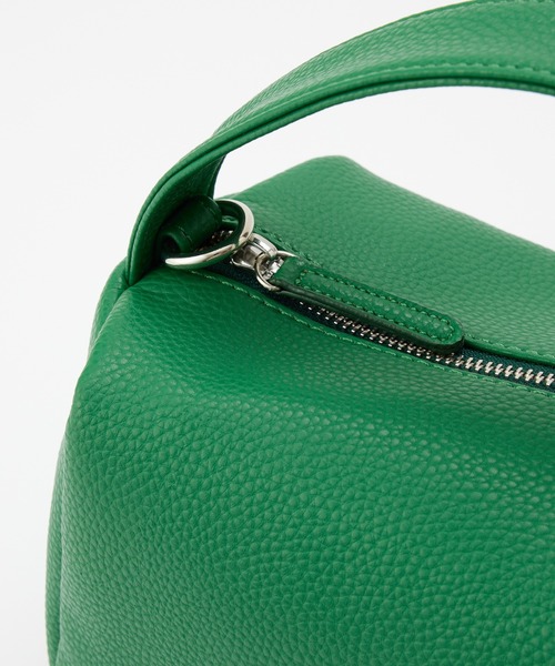 DISCOAT(ディスコート)の「【WEB限定/12色展開】ワンハンドルミニショルダー(ショルダーバッグ・レディース・ブラック/グレイッシュベージュ/グリーン/イエロー/ピンク/ブラウン/ブルー/イエロー系その他/モカ/パープル/オレンジ/シルバー・FREE)」の15枚目の写真