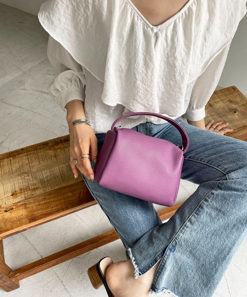 DISCOAT(ディスコート)の「【WEB限定/12色展開】ワンハンドルミニショルダー(ショルダーバッグ・レディース・ブラック/グレイッシュベージュ/グリーン/イエロー/ピンク/ブラウン/ブルー/イエロー系その他/モカ/パープル/オレンジ/シルバー・FREE)」の19枚目の写真