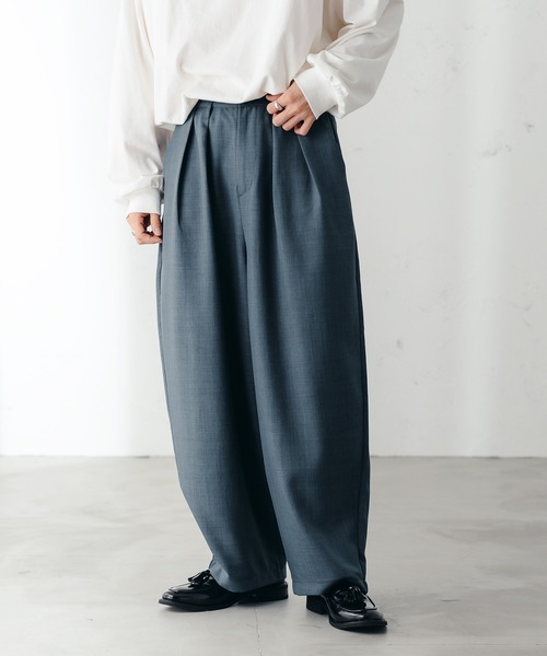 epnok(エプノック)の「メランジツイルバギーワイドパンツ(スラックス・メンズ・チャコールグレー/グレイッシュベージュ/グレイッシュブルー・SMALL/MEDIUM/LARGE)」の1枚目の写真