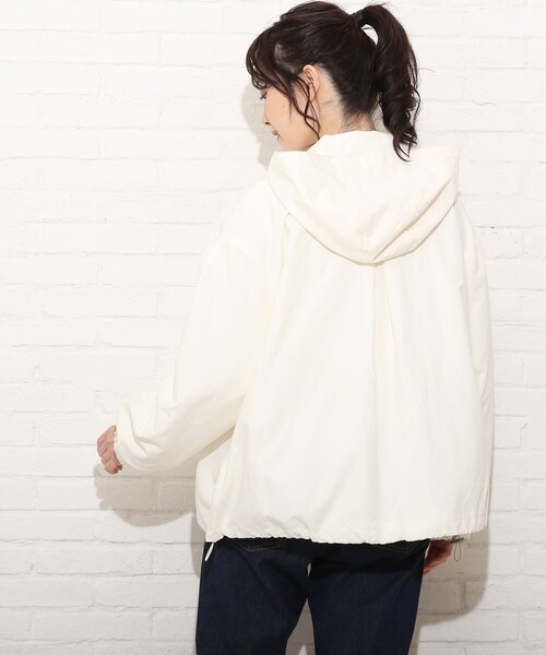 Cutie Blonde（キューティーブロンド）の「◆【S-LL】BIGフードマンパ（ブルゾン・レディース・アイボリー/ライトグリーン/ベージュ・01/02/03/04）」の6枚目の写真