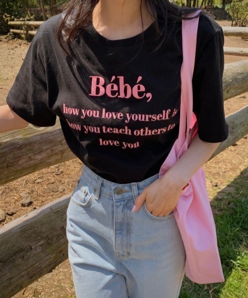 LAC-VERT（ラック・ヴェール）の「【累計販売枚数1万枚突破】Bebe刺繍カラーロゴＴシャツ（Tシャツ/カットソー・レディース・ブラック/ネイビー/アイボリー/グレー/ピンク/ホワイト/ブルー/イエロー・FREE）」の10枚目の写真