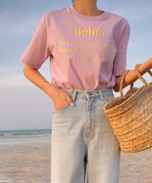 LAC-VERT（ラック・ヴェール）の「【累計販売枚数1万枚突破】Bebe刺繍カラーロゴＴシャツ（Tシャツ/カットソー・レディース・ブラック/ネイビー/アイボリー/グレー/ピンク/ホワイト/ブルー/イエロー・FREE）」の14枚目の写真