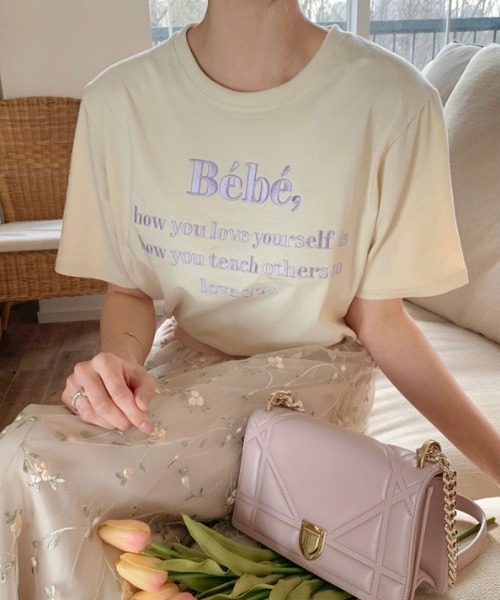 LAC-VERT(ラック・ヴェール)の「【累計販売枚数1万枚突破】Bebe刺繍カラーロゴTシャツ(Tシャツ/カットソー・レディース・ブラック/ネイビー/アイボリー/グレー/ピンク/ホワイト/ブルー/イエロー・FREE)」の16枚目の写真