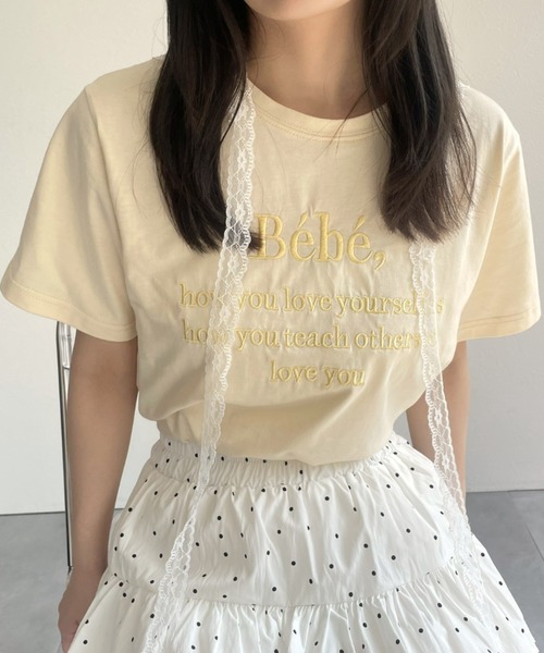 LAC-VERT(ラック・ヴェール)の「【累計販売枚数1万枚突破】Bebe刺繍カラーロゴTシャツ(Tシャツ/カットソー・レディース・ブラック/ネイビー/アイボリー/グレー/ピンク/ホワイト/ブルー/イエロー・FREE)」の22枚目の写真