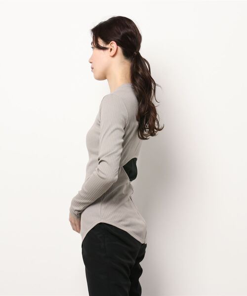 CLANE（クラネ）の「BACK OPEN RIB TOPS（Tシャツ/カットソー・レディース・アイボリー/ベージュ/ブラック・1/2）」の4枚目の写真
