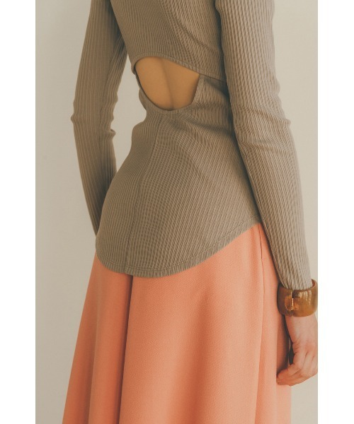 CLANE（クラネ）の「BACK OPEN RIB TOPS（Tシャツ/カットソー・レディース・アイボリー/ベージュ/ブラック・1/2）」の9枚目の写真