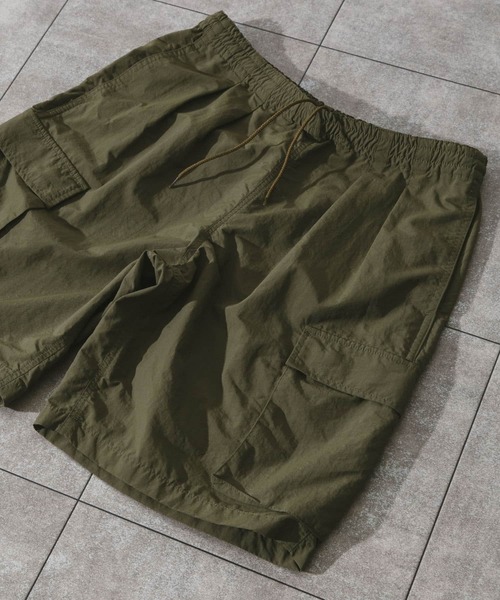 BURLAP OUTFITTER（バーラップアウトフィッター）の「『別注』BURLAP OUTFITTER×DOORS　SupplexNylon CARGO1/2（その他パンツ・メンズ・ライトカーキ/ダークグレー/オリーブ・LARGE/MEDIUM）」の3枚目の写真