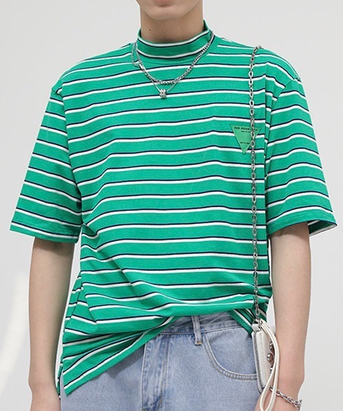 WESTBOY(ウエストボーイ)の「マルチボーダー ロゴ ビッグシルエットモックネックTシャツ WO22S2TP02 【WB ORIGINALS】(Tシャツ/カットソー・メンズ・グリーン/ブラック・M/XL/L)」の1枚目の写真
