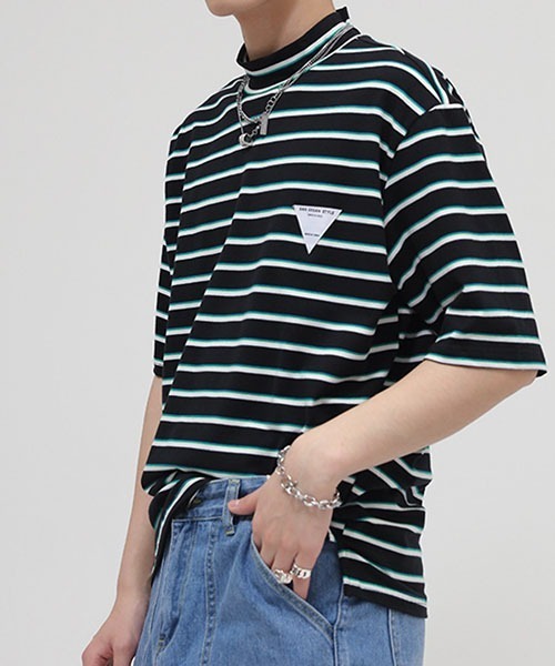 WESTBOY(ウエストボーイ)の「マルチボーダー ロゴ ビッグシルエットモックネックTシャツ WO22S2TP02 【WB ORIGINALS】(Tシャツ/カットソー・メンズ・グリーン/ブラック・M/XL/L)」の9枚目の写真