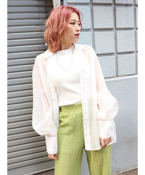 MURUA（ムルーア）の「バックスリットシアーシャツ（シャツ/ブラウス・レディース・ホワイト/ブラック/イエロー・FREE）」の15枚目の写真