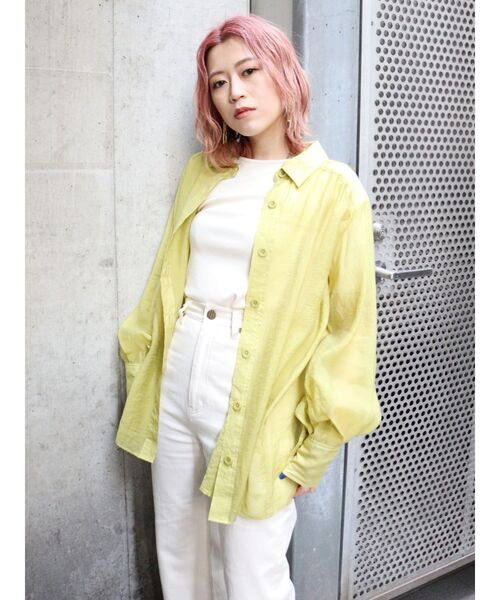 MURUA（ムルーア）の「バックスリットシアーシャツ（シャツ/ブラウス・レディース・ホワイト/ブラック/イエロー・FREE）」の8枚目の写真