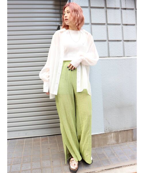 MURUA（ムルーア）の「バックスリットシアーシャツ（シャツ/ブラウス・レディース・ホワイト/ブラック/イエロー・FREE）」の7枚目の写真