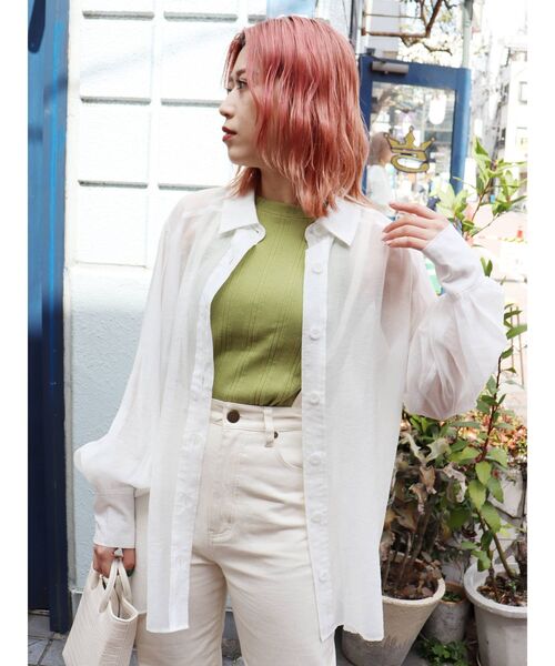 MURUA（ムルーア）の「バックスリットシアーシャツ（シャツ/ブラウス・レディース・ホワイト/ブラック/イエロー・FREE）」の14枚目の写真