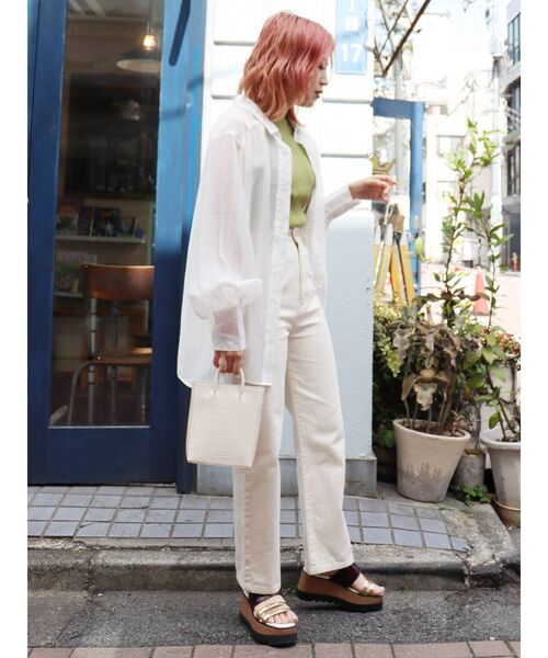 MURUA（ムルーア）の「バックスリットシアーシャツ（シャツ/ブラウス・レディース・ホワイト/ブラック/イエロー・FREE）」の22枚目の写真