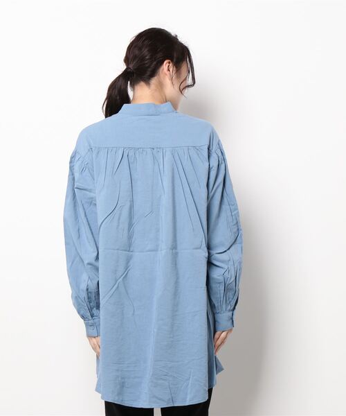 HONEYSUCKLE ROSE（ハニーサックルローズ）の「【HONEYSUCKLE ROSE】袖ボリュームチュニック（シャツ/ブラウス・レディース・ブルー/ブラック/オフホワイト・L/M）」の4枚目の写真