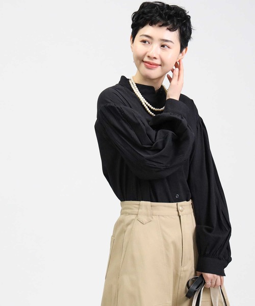 HONEYSUCKLE ROSE（ハニーサックルローズ）の「【HONEYSUCKLE ROSE】袖ボリュームチュニック（シャツ/ブラウス・レディース・ブルー/ブラック/オフホワイト・L/M）」の13枚目の写真