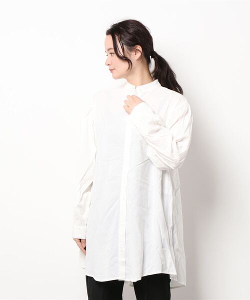 HONEYSUCKLE ROSE（ハニーサックルローズ）の「【HONEYSUCKLE ROSE】袖ボリュームチュニック（シャツ/ブラウス・レディース・ブルー/ブラック/オフホワイト・L/M）」の17枚目の写真