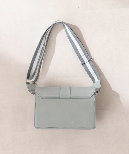 OLIVE des OLIVE(オリーブデオリーブ)の「ラインベルトショルダー(ショルダーバッグ・レディース・ベージュ/オフホワイト/サックスブルー・FREE)」の8枚目の写真