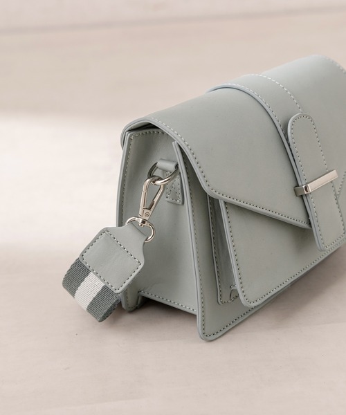 OLIVE des OLIVE(オリーブデオリーブ)の「ラインベルトショルダー(ショルダーバッグ・レディース・ベージュ/オフホワイト/サックスブルー・FREE)」の10枚目の写真