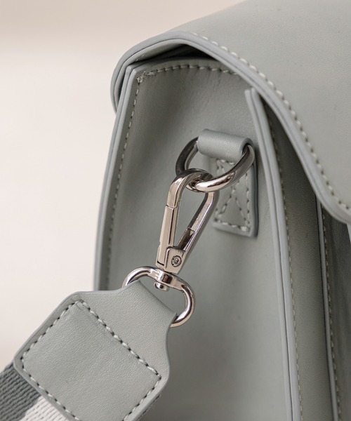 OLIVE des OLIVE(オリーブデオリーブ)の「ラインベルトショルダー(ショルダーバッグ・レディース・ベージュ/オフホワイト/サックスブルー・FREE)」の11枚目の写真