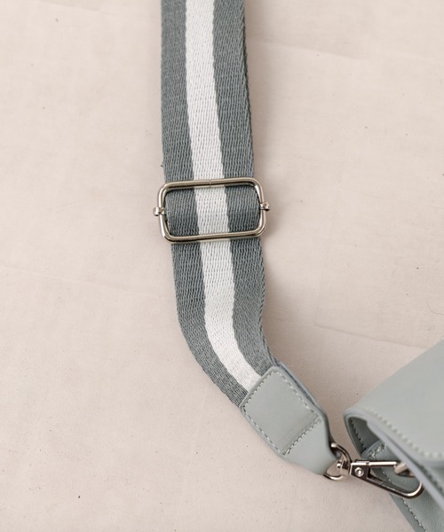 OLIVE des OLIVE(オリーブデオリーブ)の「ラインベルトショルダー(ショルダーバッグ・レディース・ベージュ/オフホワイト/サックスブルー・FREE)」の12枚目の写真