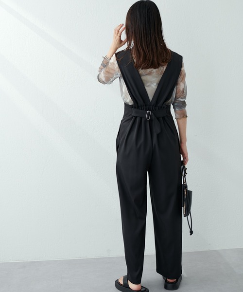 natural couture（ナチュラルクチュール）の「WEB限定サイズ有り/嬉しいS・Mの2サイズ展開◎ハイウエスト深Ｖサロペット（サロペット/オーバーオール・レディース・ブラック/ベージュ/ライトベージュ・SMALL/MEDIUM）」の18枚目の写真