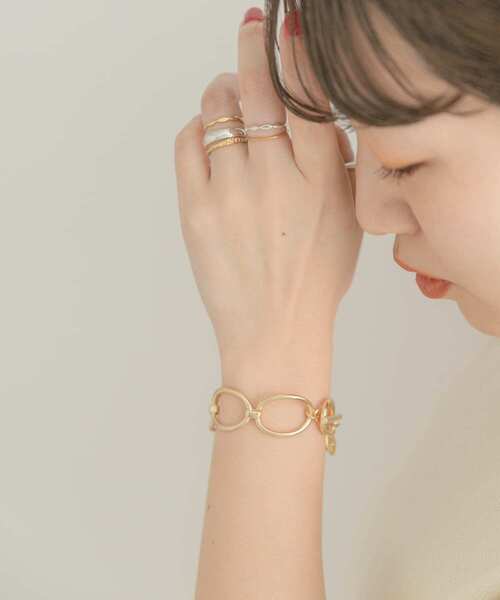 SMELLY（スメリー）の「ビッグオーバルチェーンブレスレット（ブレスレット・レディース・ゴールド・-）」の6枚目の写真