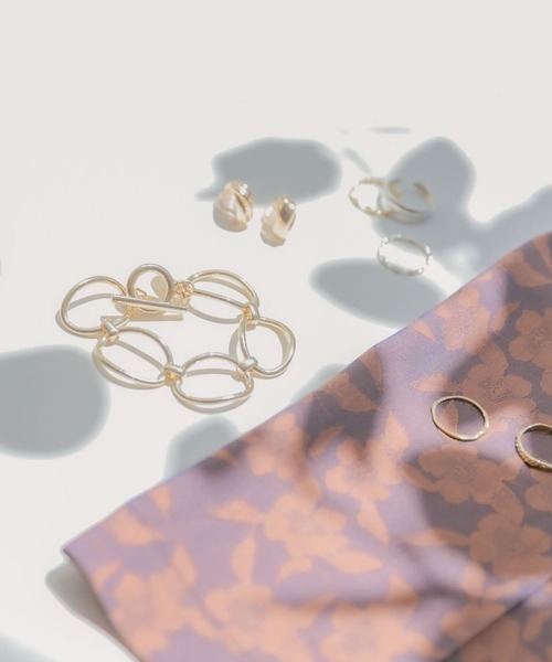 SMELLY（スメリー）の「ビッグオーバルチェーンブレスレット（ブレスレット・レディース・ゴールド・-）」の7枚目の写真